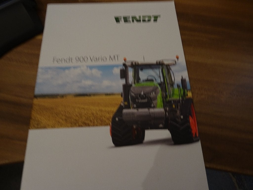 Een setje Fendt Rupstrekkers folders, Ophalen of Verzenden, Nieuw, Folder