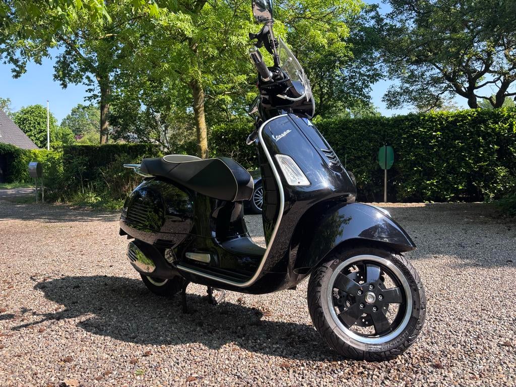Vespa GTS 300 i.e. ABS, Fietsen en Brommers, Scooters | Vespa, Overige modellen, 300 cc, Ophalen of Verzenden, Zo goed als nieuw