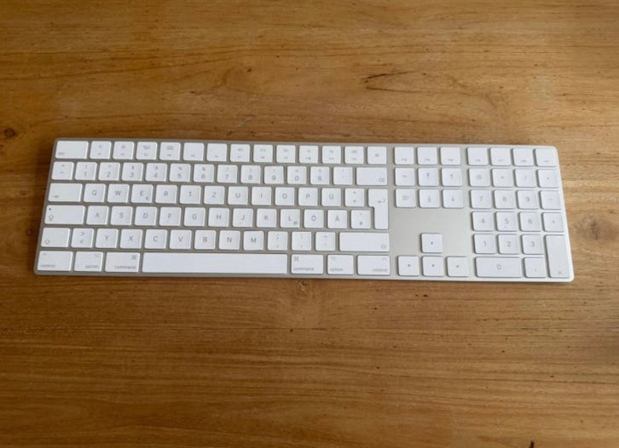 Apple Magic Keyboard numeriek Qwertz, Ophalen of Verzenden, Qwertz, Gebruikt, Draadloos