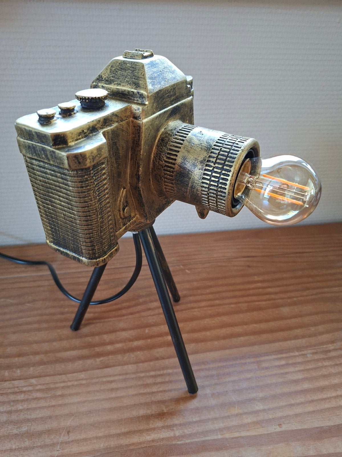 Bronskleurige lamp camera  tafellamp  bureaulamp, Ophalen of Verzenden, Bureaulamp