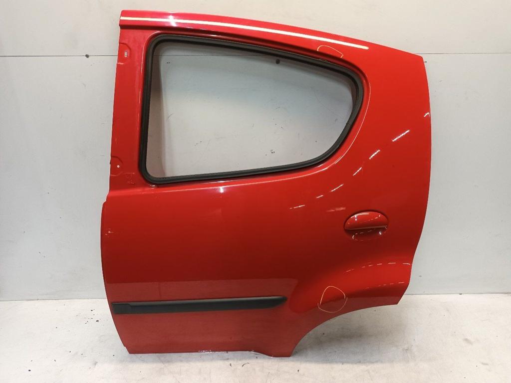 Portier links achter Peugeot 107, Onderdelen@venauto.nl, Van der Ven Autorecycling B.V., Gebruikt, Ettenseweg 76, 4706 PB Roosendaal, The Netherlands