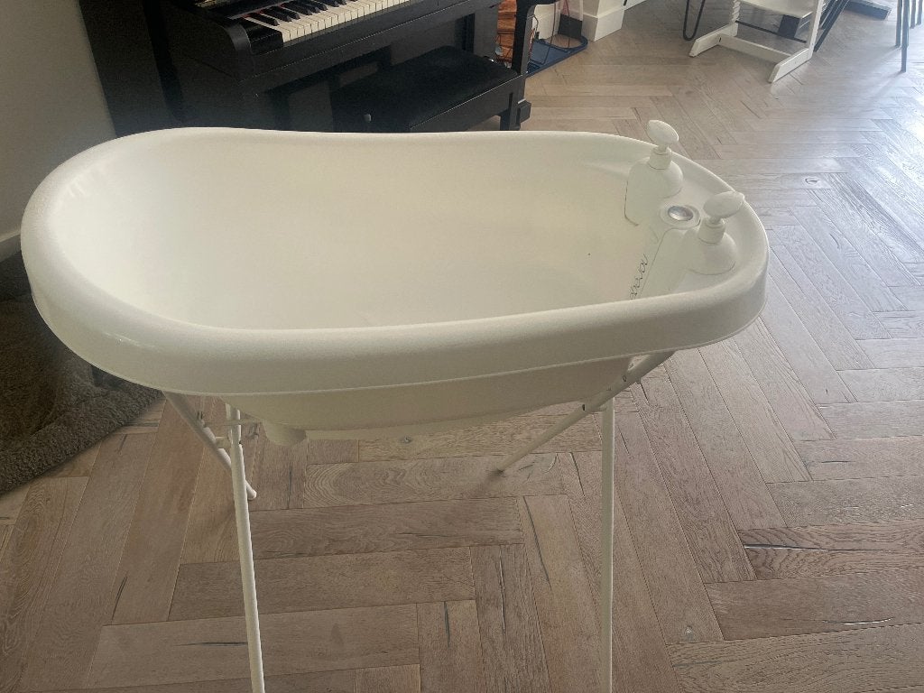 Baby badje en onderstel bebe jou, Ophalen, Zo goed als nieuw, Badje, Bébé-jou