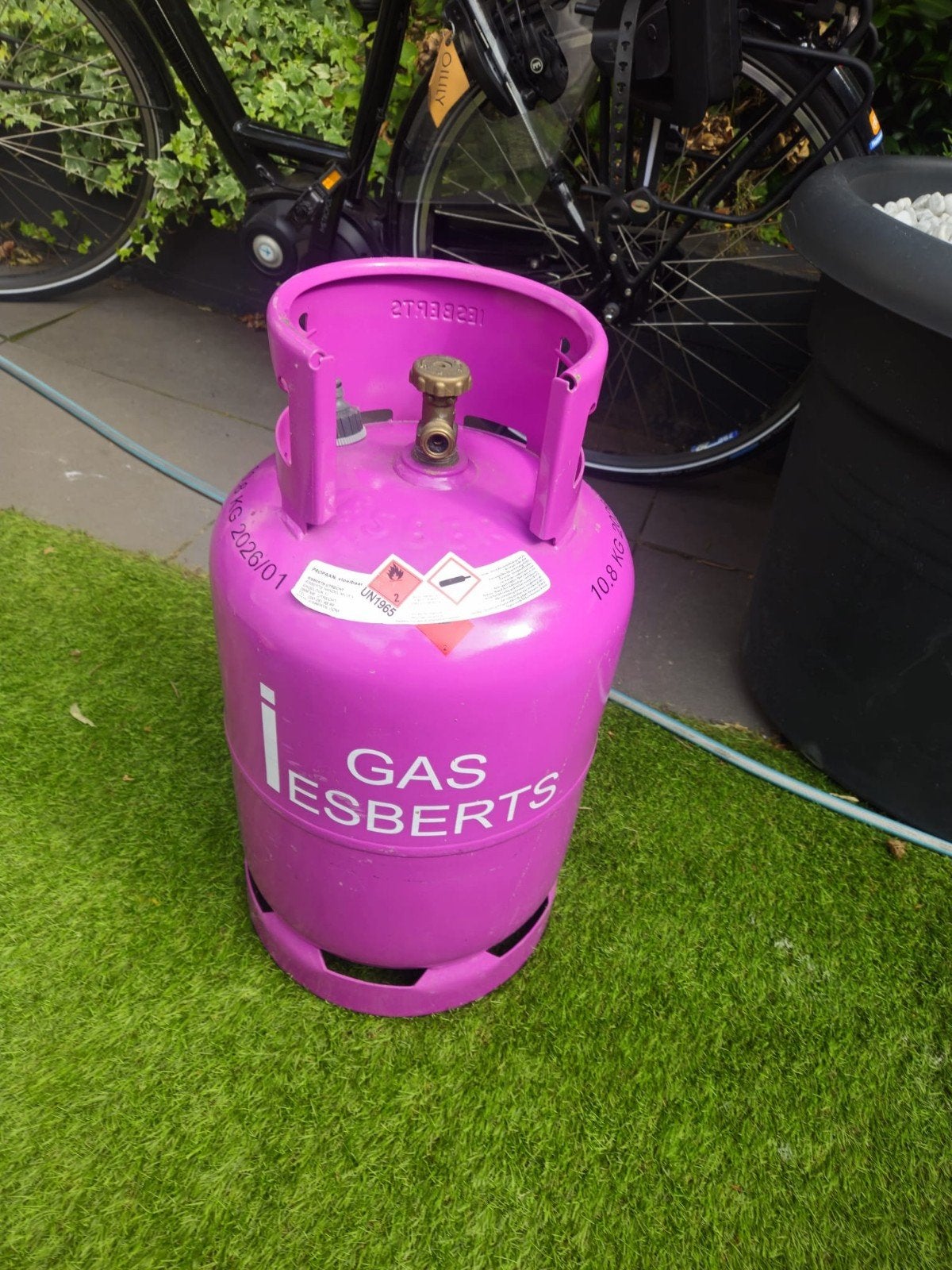 Gasfles Esberts 10.8 kg - zo goed als nieuw, Ophalen, Zo goed als nieuw, Esberts