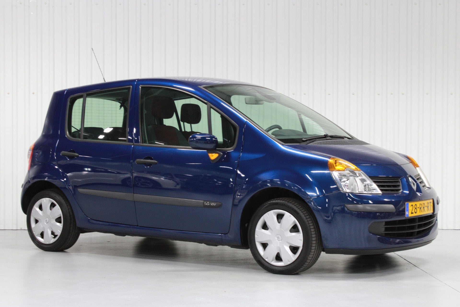 Renault Modus 1.6-16V Expression Luxe, Auto's, Zwart, 4 cilinders, Blauw, 49 €/maand