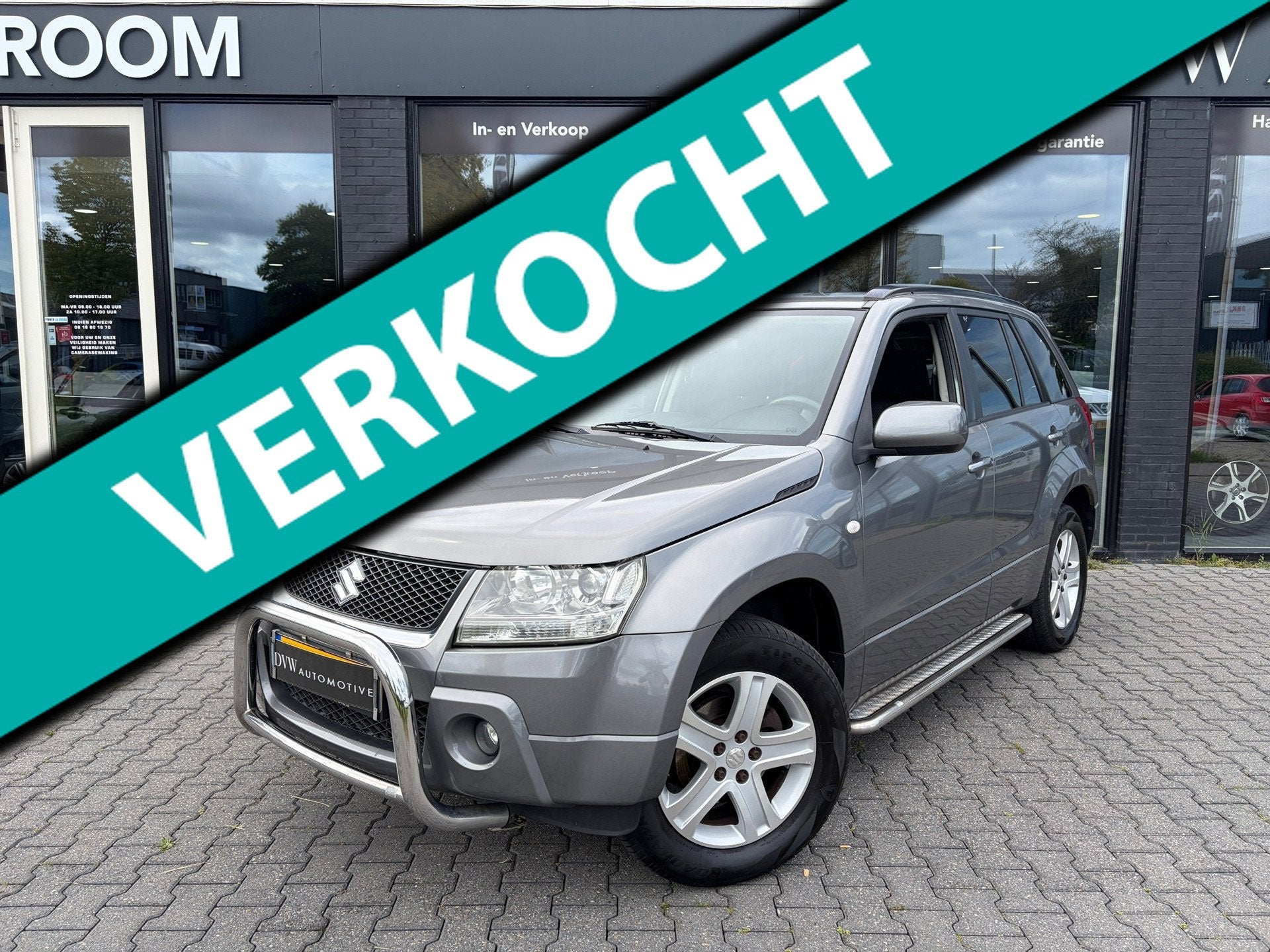 Suzuki Grand Vitara 2.0-16V Exclusive, Auto's, Suzuki, Stof, Zwart, 4 cilinders, 1850 kg