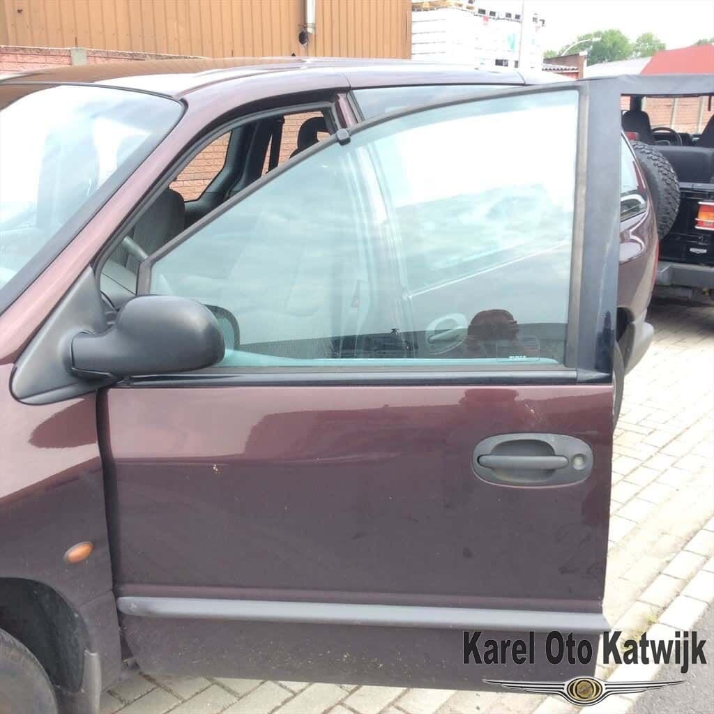 Voordeur rechts Chrysler Voyager / Grand Voyager 1996-2000 d, Auto-onderdelen, Carrosserie en Plaatwerk, Gebruikt, -, Deur, -