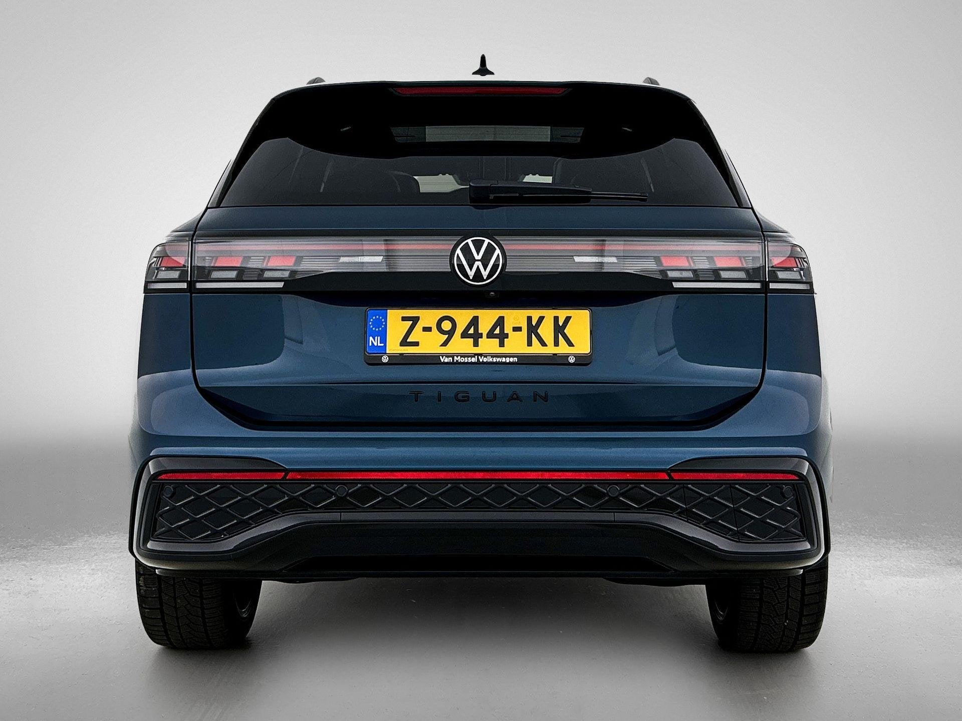 Volkswagen Tiguan 1.5 eTSI R-Line Business | 150 PK | Automa, Auto's, 12 maanden, 4 cilinders, Blauw, Bedrijf