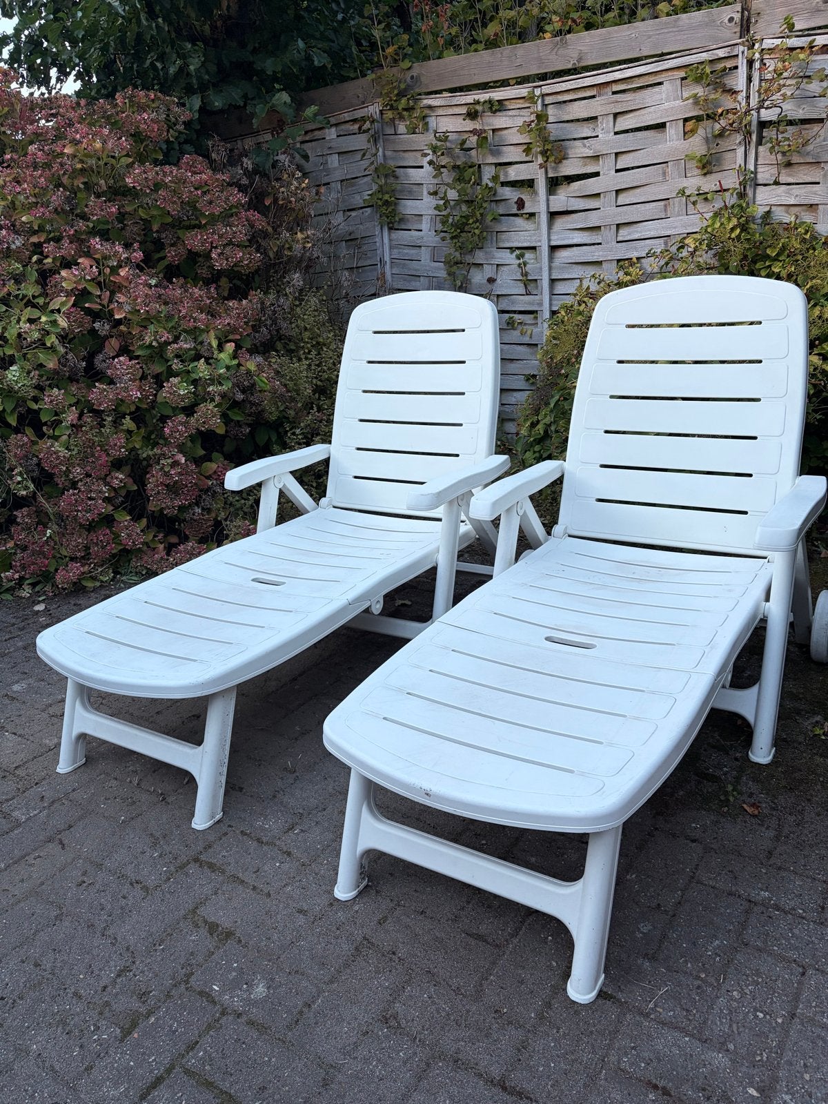 2x LIGSTOEL verstelbaar met kussens, Tuin en Terras, Ophalen, Gebruikt, Kunststof, Verstelbaar