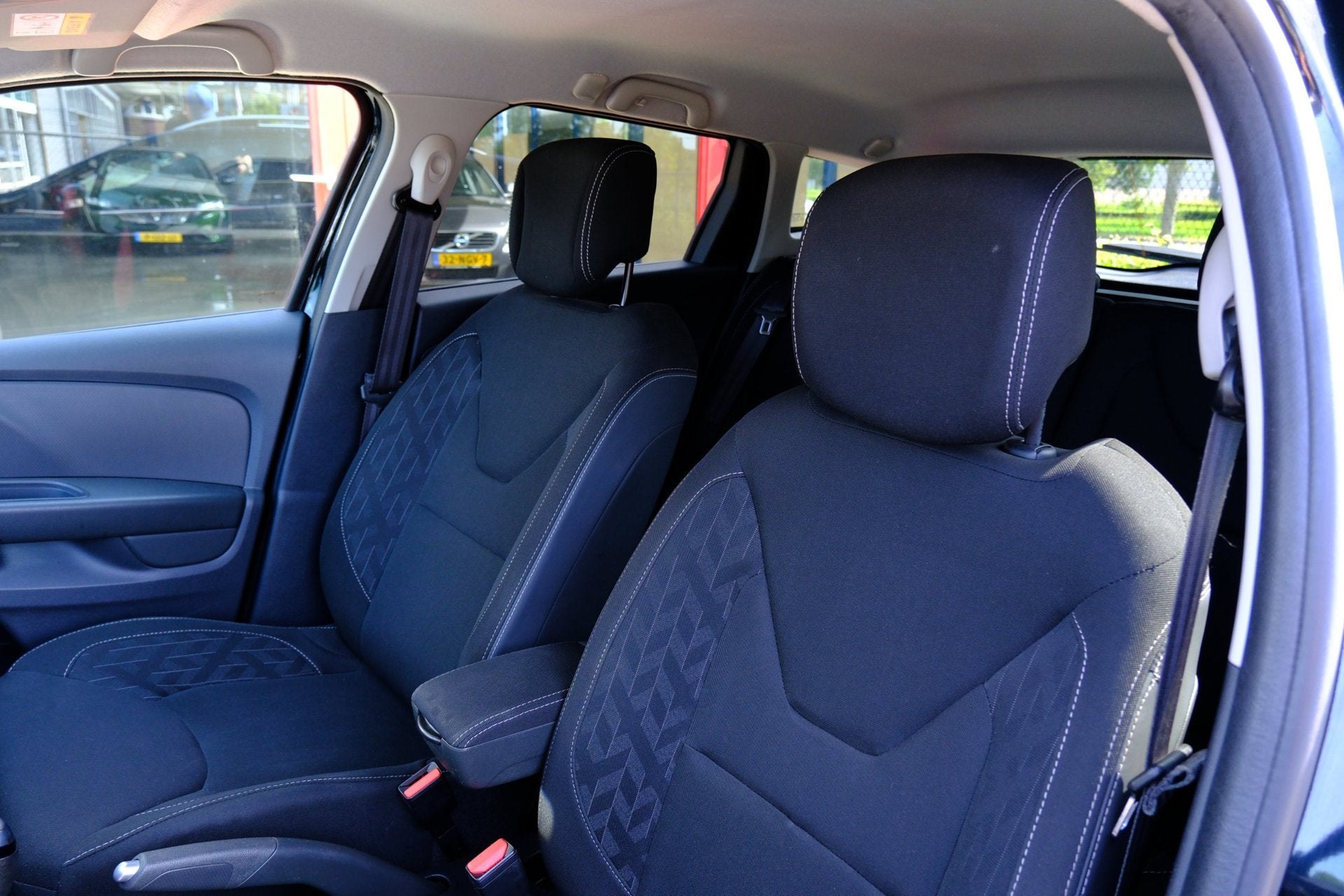 Foto 22 van Renault Clio Estate 0.9 TCe Limited Navi|Airco|LMV|DAB