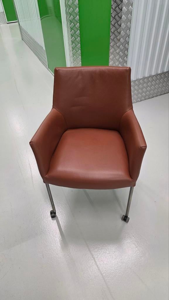 Set van 2 Vintage Cognac Lederen Bureaustoelen op Wieltjes, Huis en Inrichting, Bureaustoelen, Ophalen, Gebruikt, Bruin, Bureaustoel