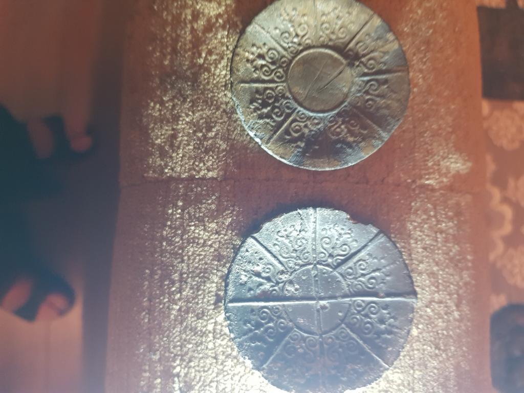 Bodemvondst 2 oude tinnen schaaltjes, Ophalen of Verzenden, Gebruikt