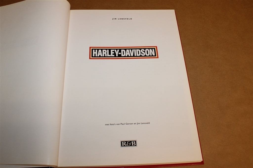 Harley-Davidson — Fotoboek met Technische Informatie, Ophalen of Verzenden, Gelezen