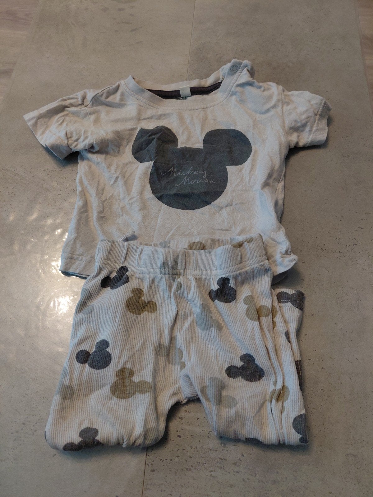 Disney Baby Mickey Mouse Set - T-shirt en Broekje, Ophalen, Gebruikt, Disney Baby, Jongetje of Meisje