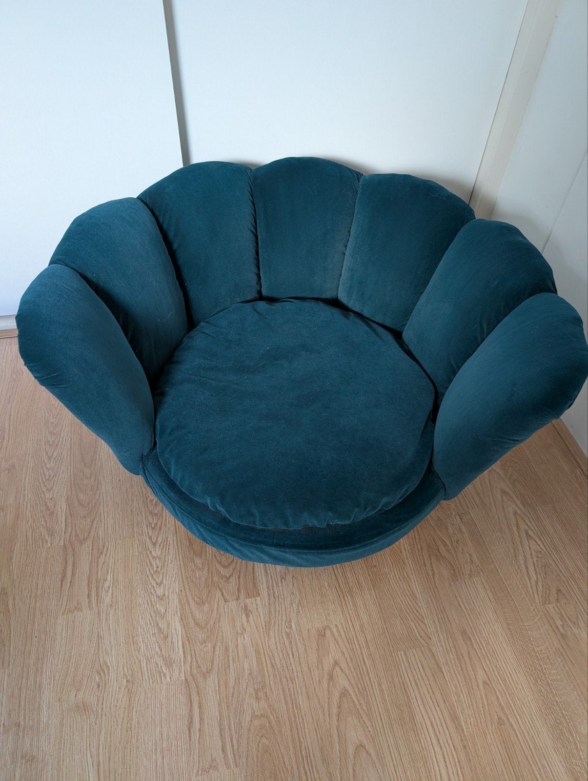 Luxe fluwelen hondenmand / schelpstoel, Ophalen, Zo goed als nieuw