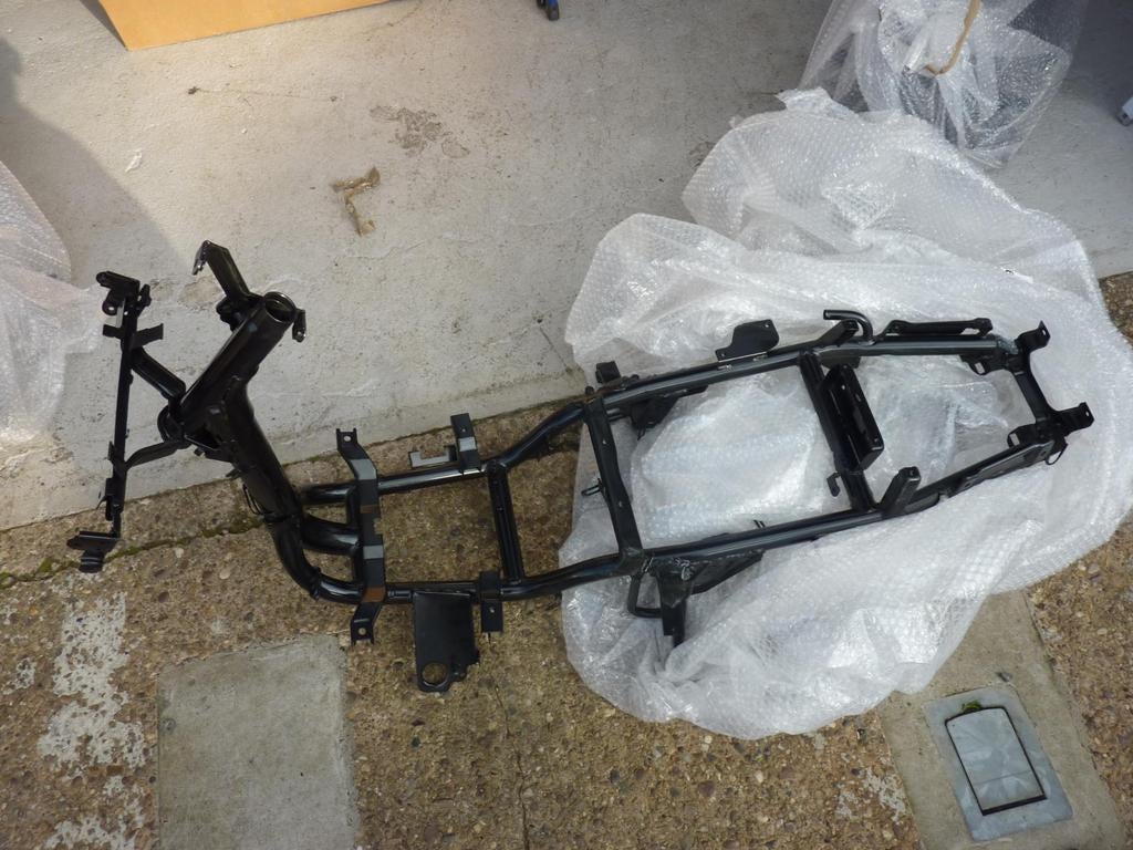 TGB 303 FRAME GEZOCHT!, Fietsen en Brommers, Ophalen of Verzenden, Gebruikt, Frame, Onbekend