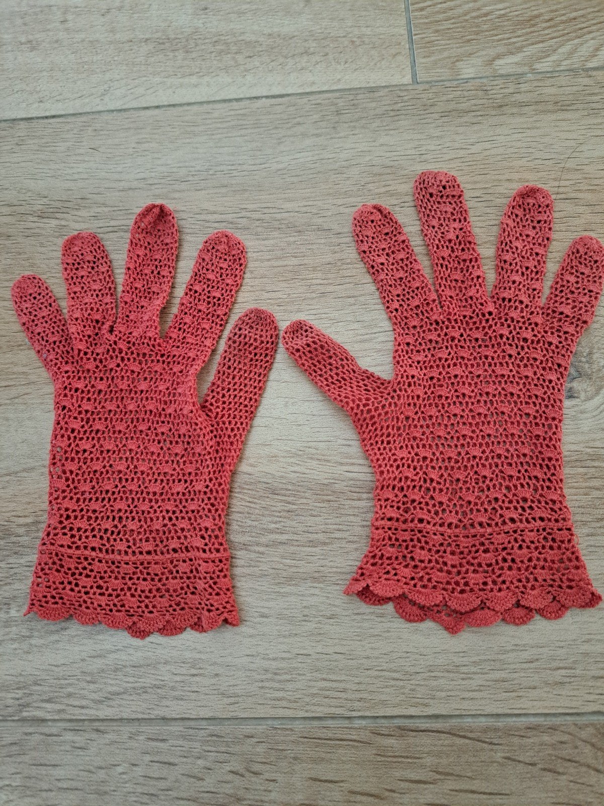 Vintage gehaakte handschoenen - Koraalrood, Kleding | Dames, Onbekend, Ophalen of Verzenden, Zo goed als nieuw