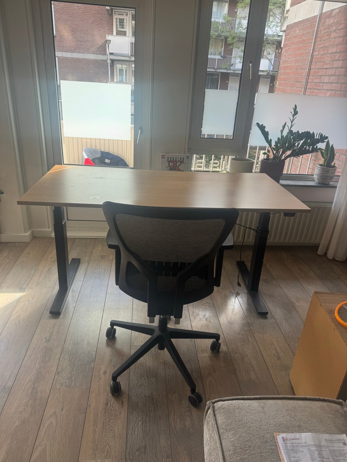 Elektrisch Zit-sta Bureau met Bureaustoel, Ophalen, Zit-sta bureau, Elektrisch, Hout