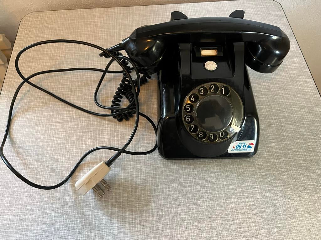 Vintage PTT bakelieten telefoon, Ophalen