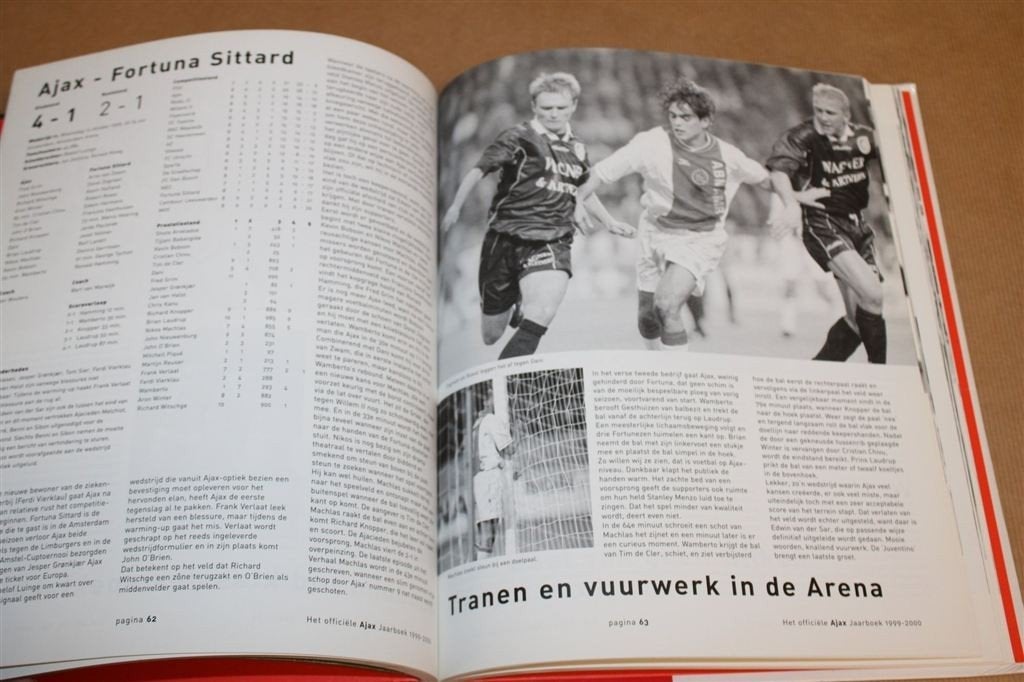 Het Officiële Ajax Jaarboek — Seizoen 1999-2000, Boeken, Ophalen of Verzenden, Zo goed als nieuw, Watersport en Hengelsport