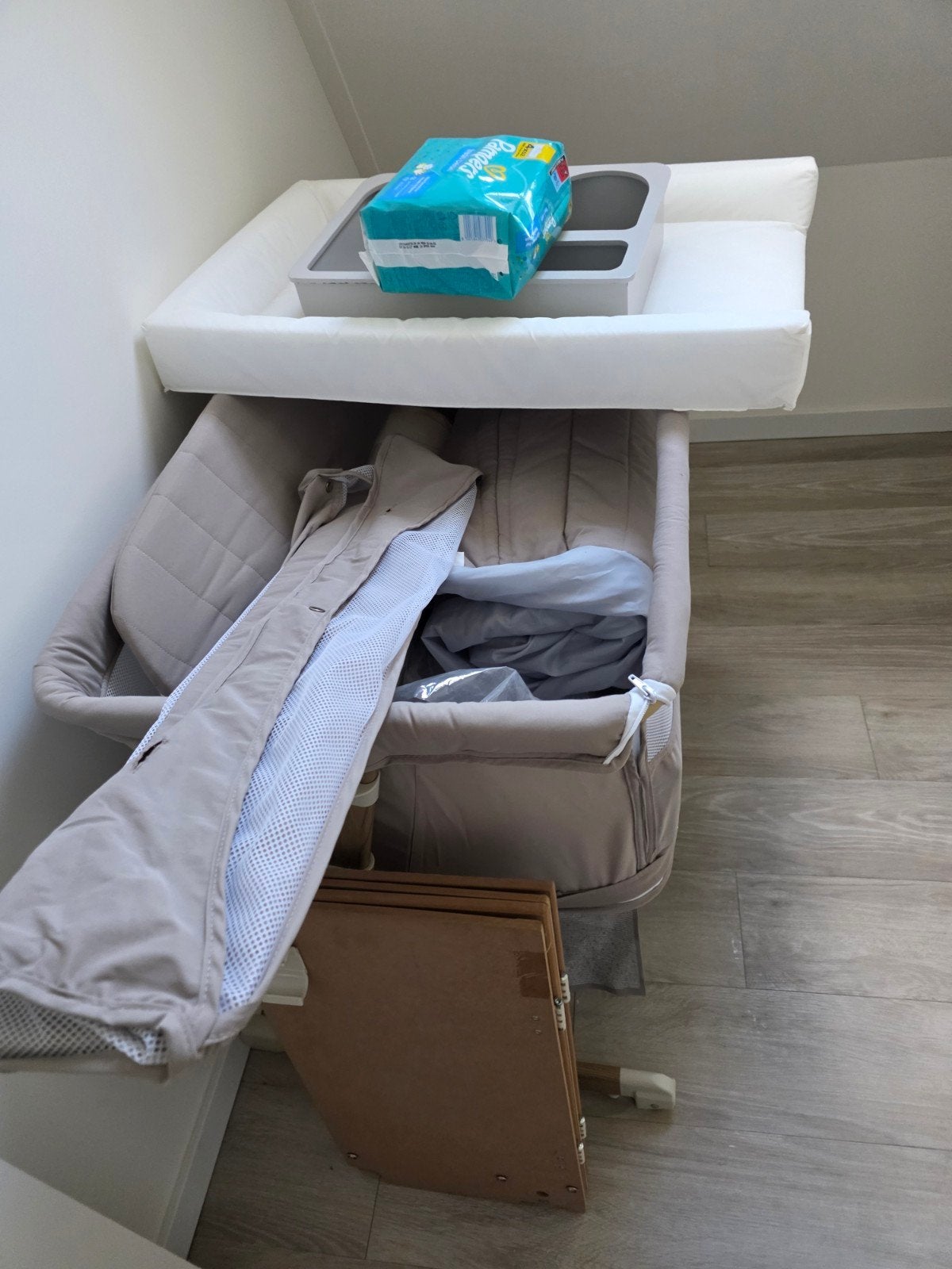 GRATIS  Co-sleeper - Splinternieuw, Kinderen en Baby's, Ophalen, Nieuw, Wieg