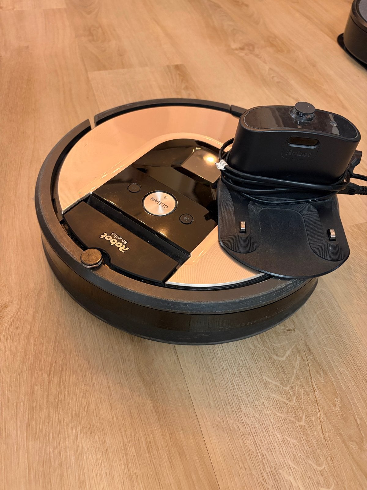 iRobot Roomba Robotstofzuiger met Laadstation, Witgoed en Apparatuur, Ophalen, IRobot, Oplaadstation, Robotstofzuiger