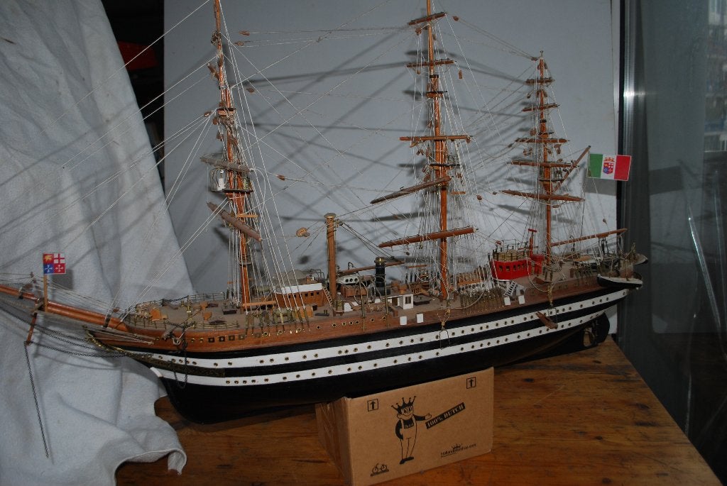 Amerigo Vespucci met wat averij, Ophalen