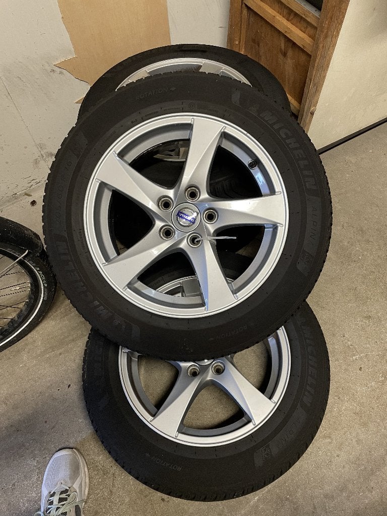 Volvo Hera velgen + winterbanden, Ophalen, Gebruikt, Velg(en), 16 inch
