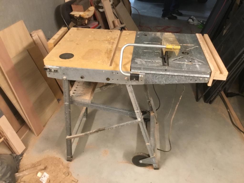 Wolfcraft zaagtafel met Black & Decker cirkelzaagmachine, Ophalen, Cirkelzaag, 600 tot 1200 watt, Zo goed als nieuw
