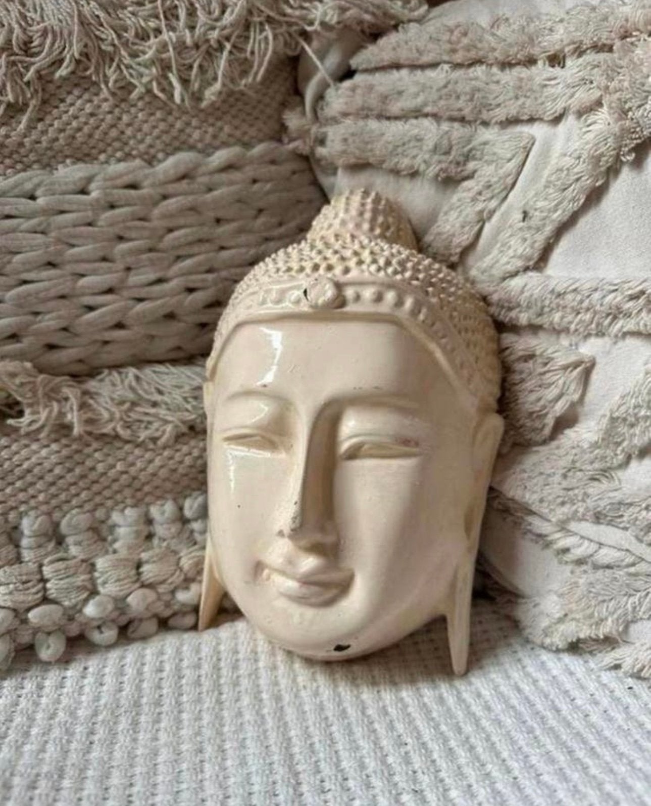 Zwaar masker van een buddha met ophangpunt - beige, Huis en Inrichting, Woonaccessoires | Boeddhabeelden, Ophalen of Verzenden