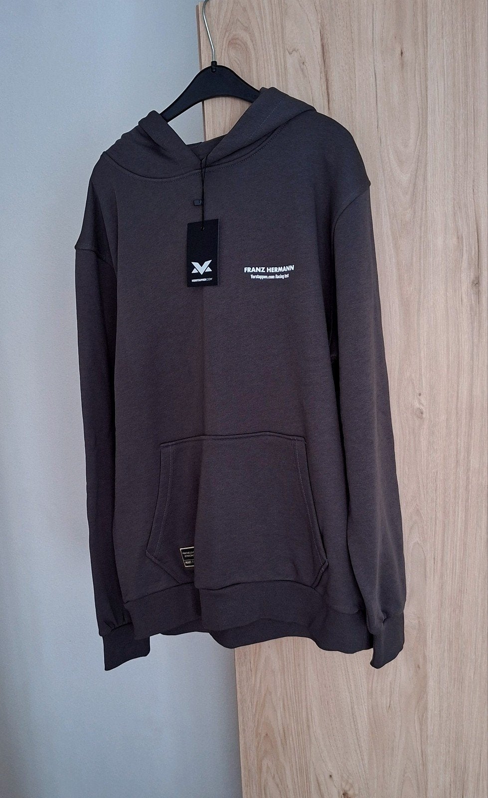Max Verstappen hoodie Franz Hermann. Maat L, Ophalen of Verzenden, Nieuw, Maat 52/54 (L), Overige kleuren
