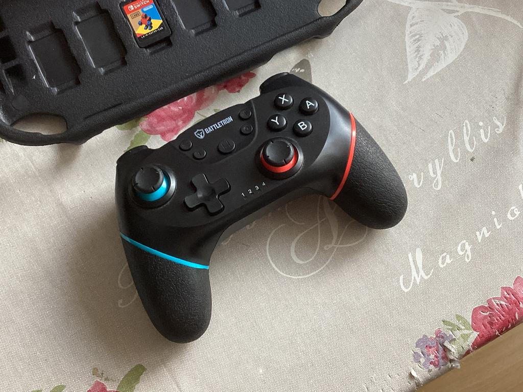 Switch V2 2019, Spelcomputers en Games, Spelcomputers | Nintendo Switch, Zo goed als nieuw, Switch 2019 Upgrade, Met 2 controllers