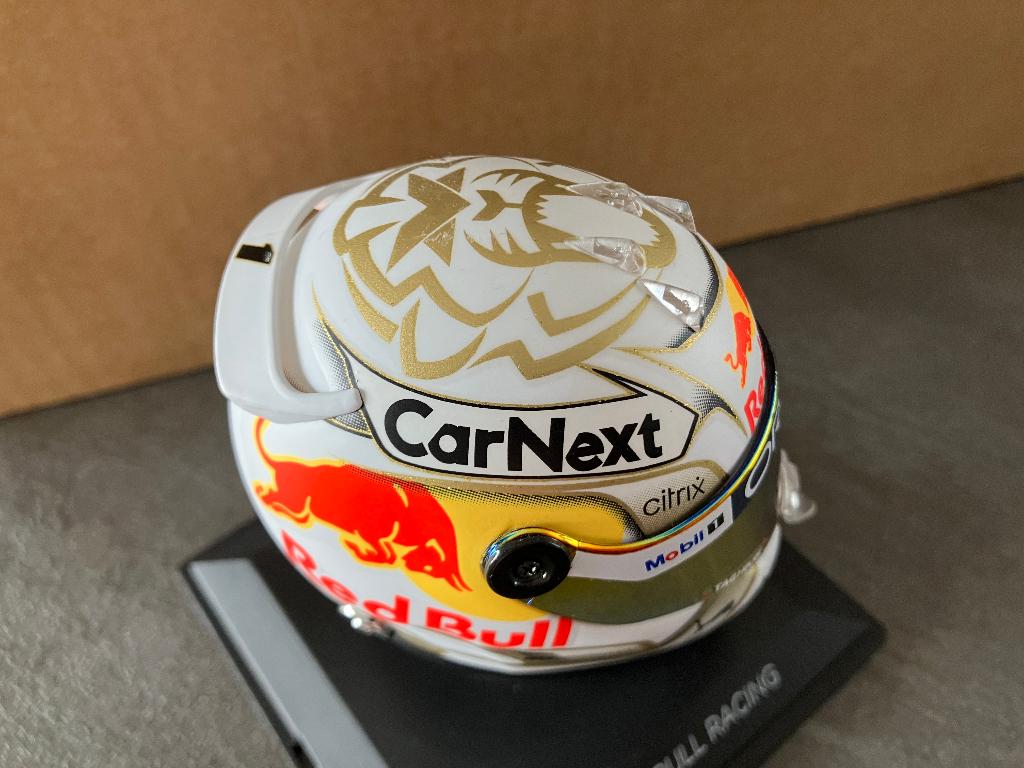 ✅ Max Verstappen 1:4 helm 2022 Season Red Bull RB18, Verzamelen, Automerken, Motoren en Formule 1, Ophalen of Verzenden, Nieuw