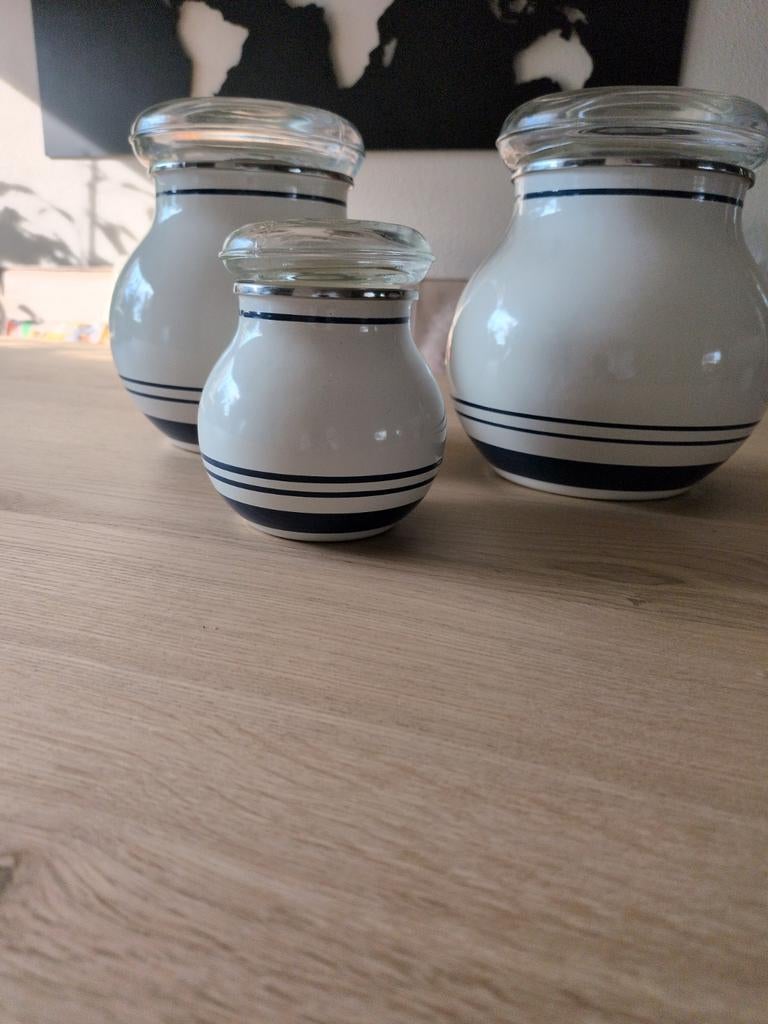 Voorraadpotten metaal Ikea, Ophalen
