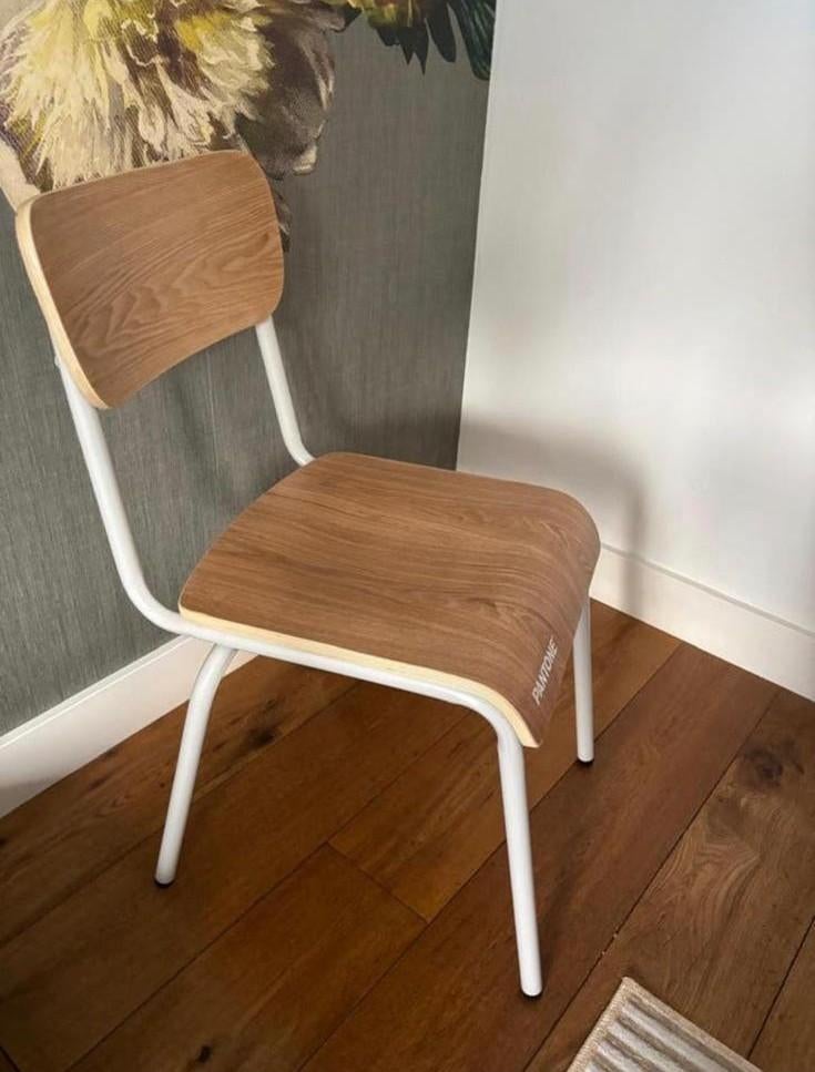 4 Pantone Univers Stoelen – Scandinavisch Design – NIEUW, Huis en Inrichting, Ophalen, Nieuw