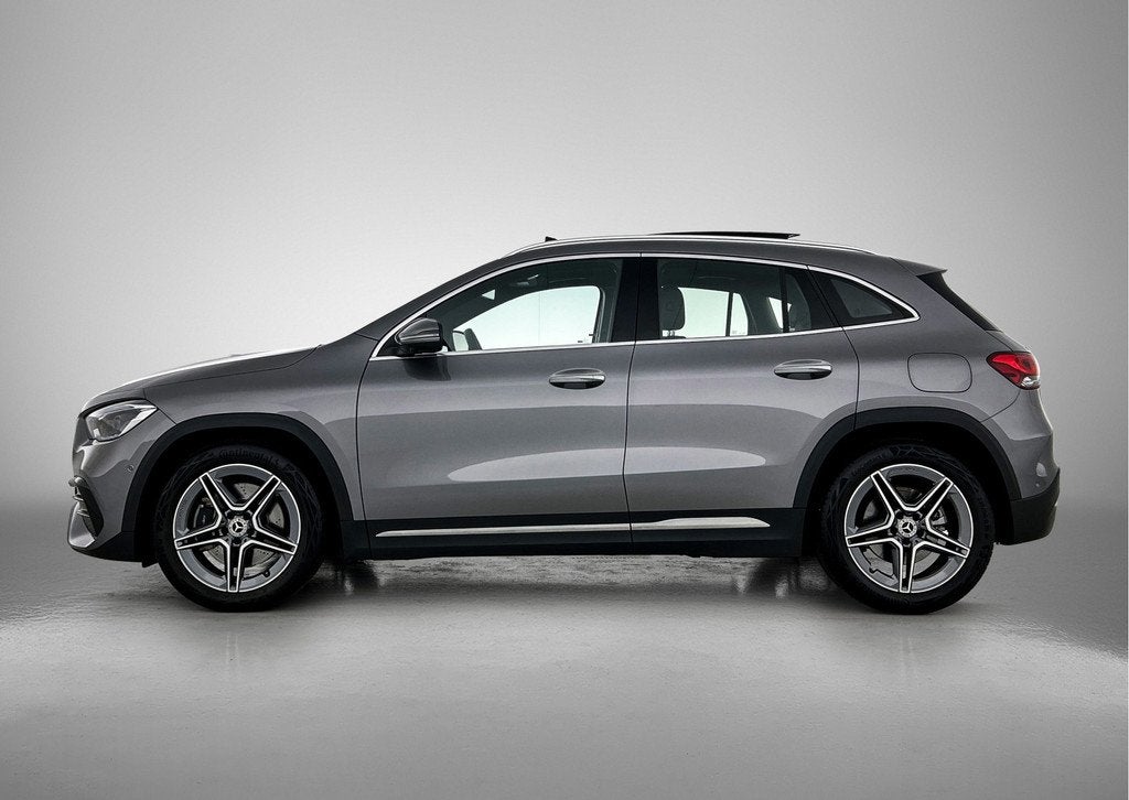Mercedes-Benz GLA 250 4MATIC AMG Line | Panoramadak | Head U, 12 maanden, Gebruikt, 4 cilinders, Navigatiesysteem