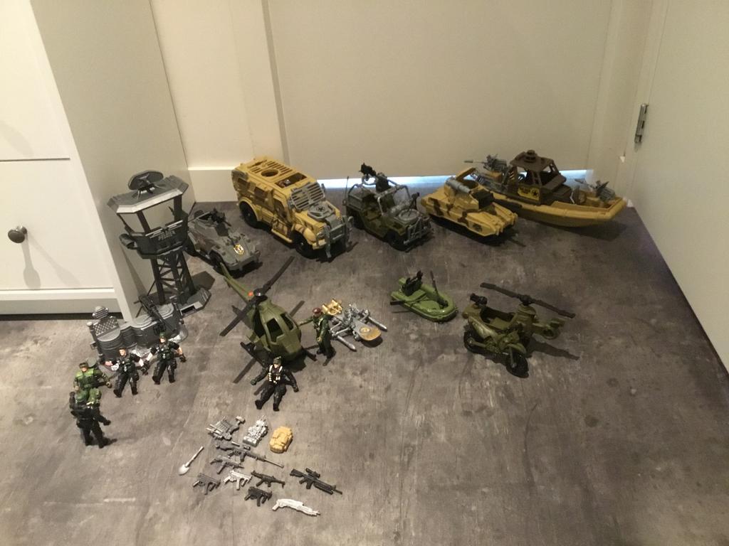 Leuk soldaten speelgoed voor kinderen, Ophalen, Zo goed als nieuw