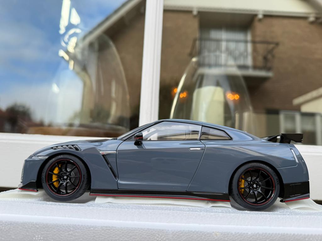 1:18 Nissan GT-R R35 Nismo Stealth Grey Autoart 77505, Hobby en Vrije tijd, Modelauto's | 1:18, Auto, Autoart, Ophalen of Verzenden