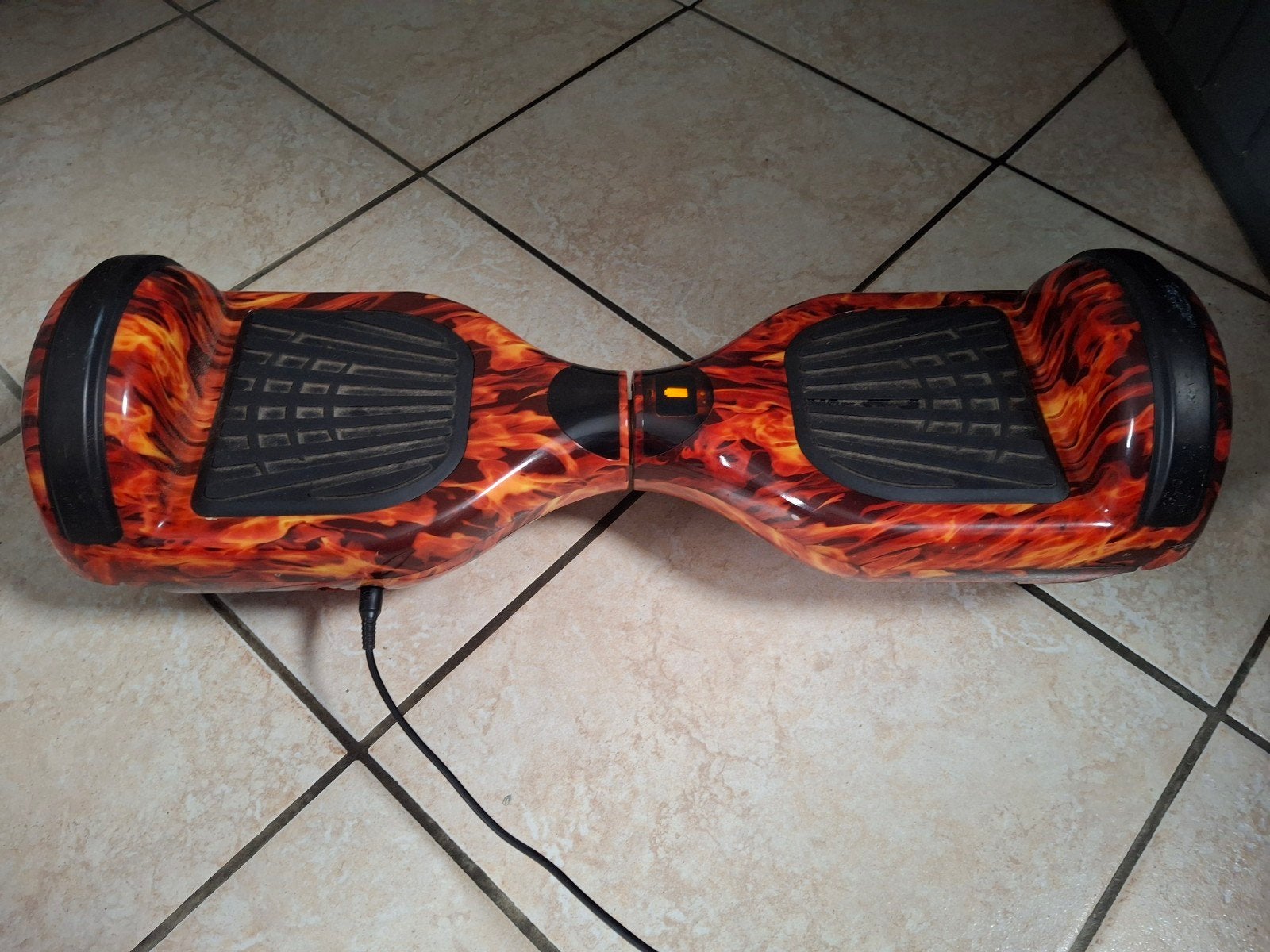 hoverboard met licht en geluid. incl oplader en afstandsbedi, Zo goed als nieuw