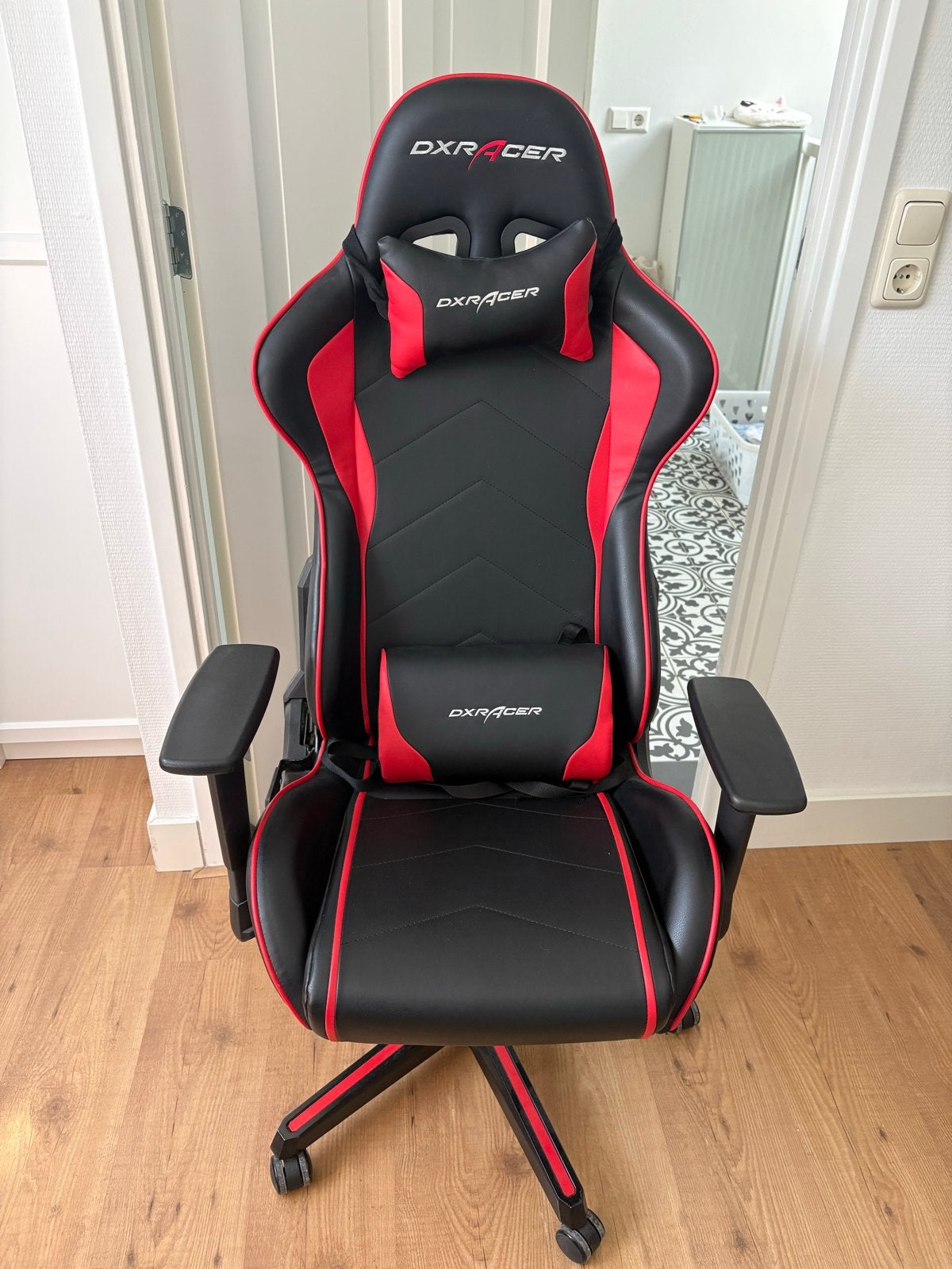 DXRacer Gaming Bureaustoel Zwart/Rood - Zo goed als nieuw, Ophalen, Zwart, Zo goed als nieuw, Bureaustoel