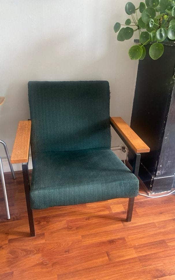 Vintage fauteuil groen met houten armleuningen, Antiek en Kunst, Ophalen