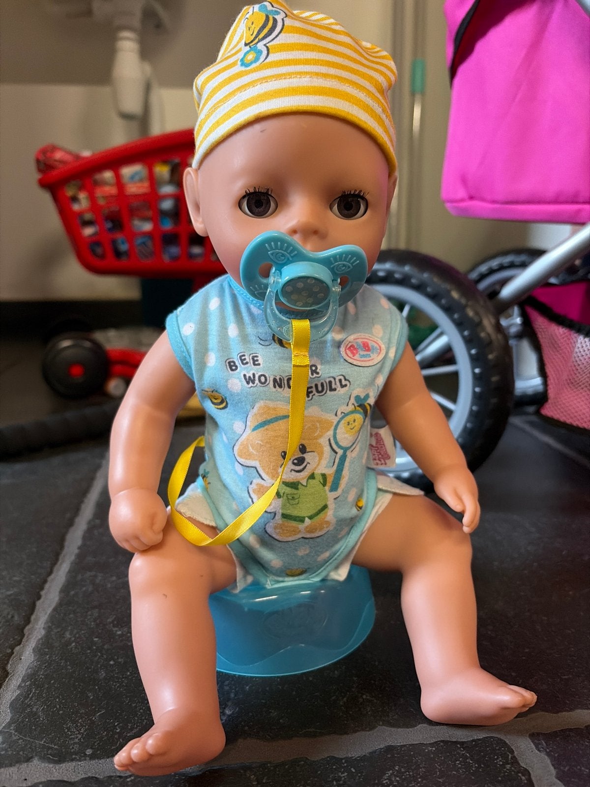 Baby Born pop met accessoires - Zo goed als nieuw, Ophalen of Verzenden, Zo goed als nieuw, Babypop