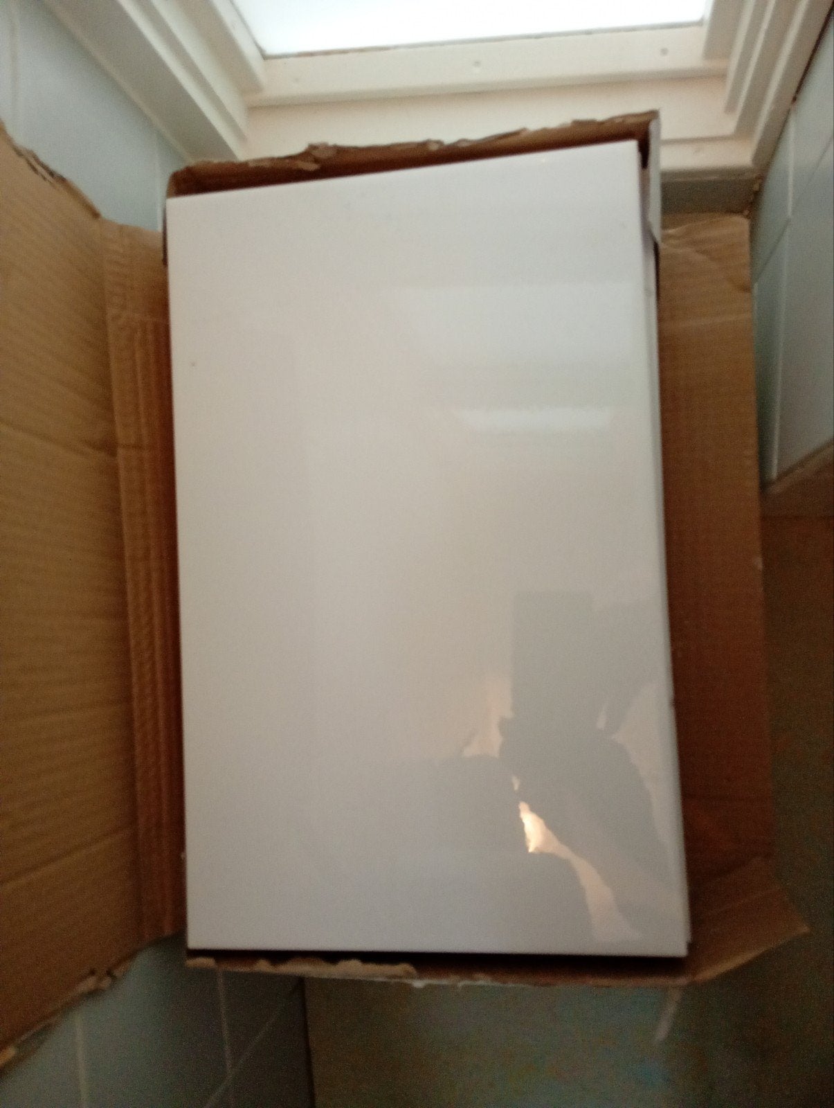 Twee dozen, 30 stuks,witte tegels 25x40 cm, Ophalen, 40 tot 60 cm, Nieuw, Minder dan 5 m²
