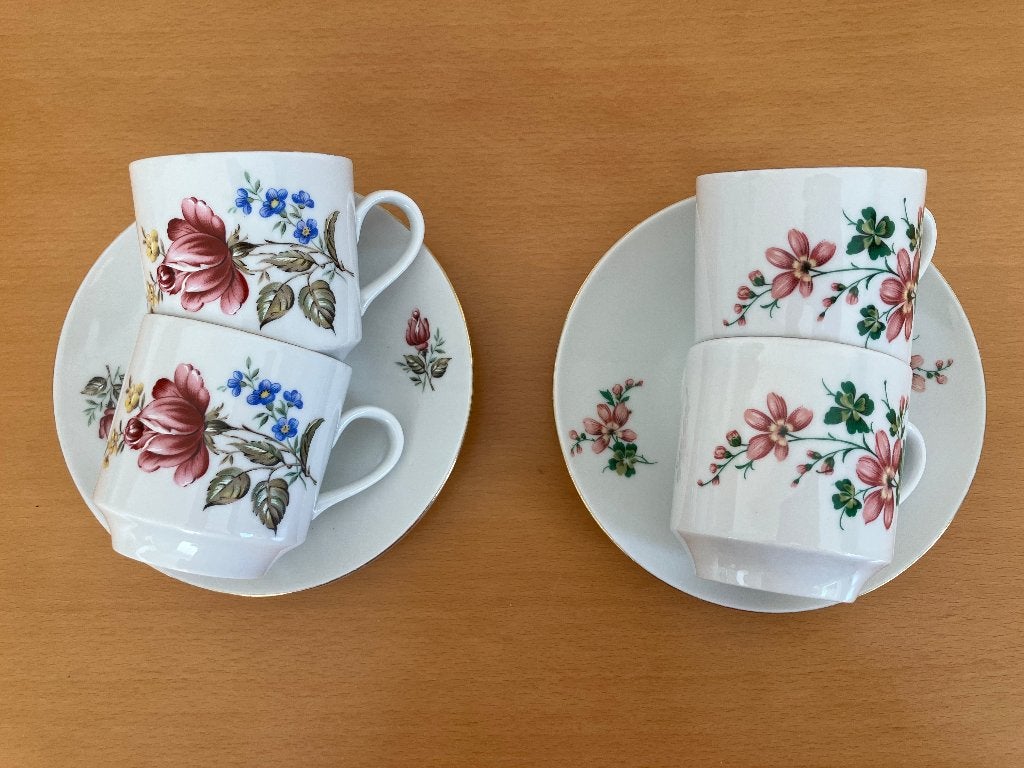 4 Kop en Schotels met 2 soorten bloemmotief  , Gebruikt, Arzberg, Ophalen of Verzenden, Overige stijlen