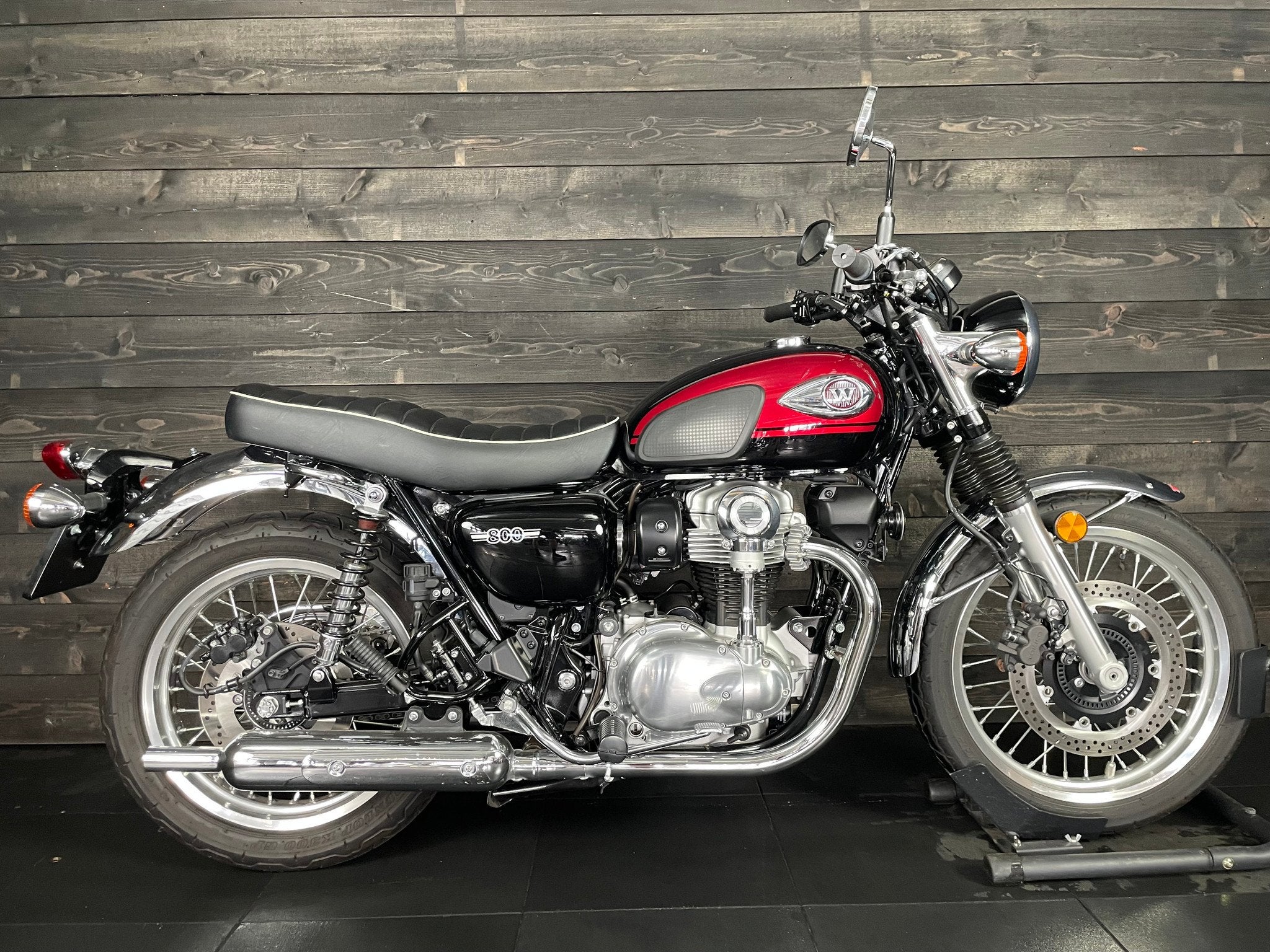 Kawasaki W800 (bj 2024), Motoren, Motoren | Kawasaki, Bedrijf, Overig, 12 t/m 35 kW, 773 cc