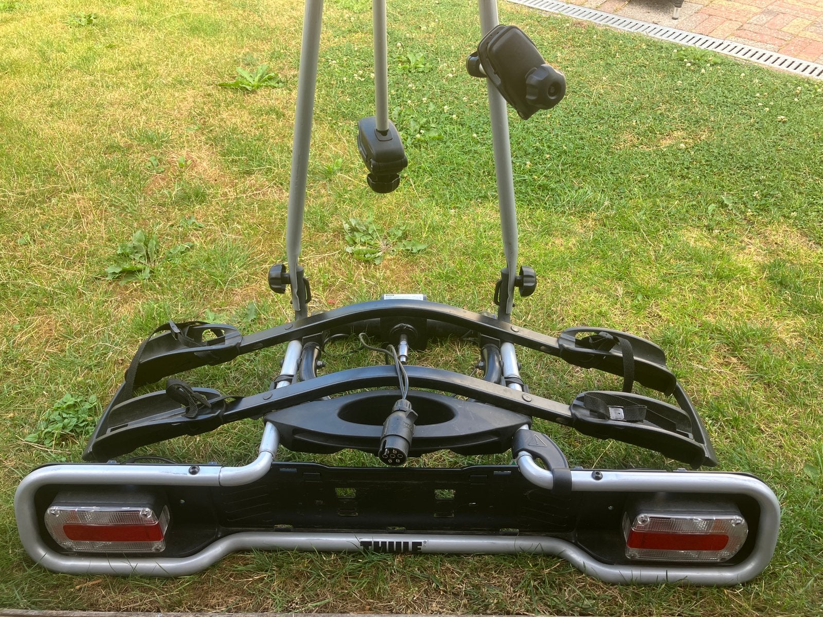 Thule Fietsendrager voor 2 fietsen voor op de trekhaak, Elektrische fiets, Ophalen of Verzenden, Zo goed als nieuw, 2 fietsen