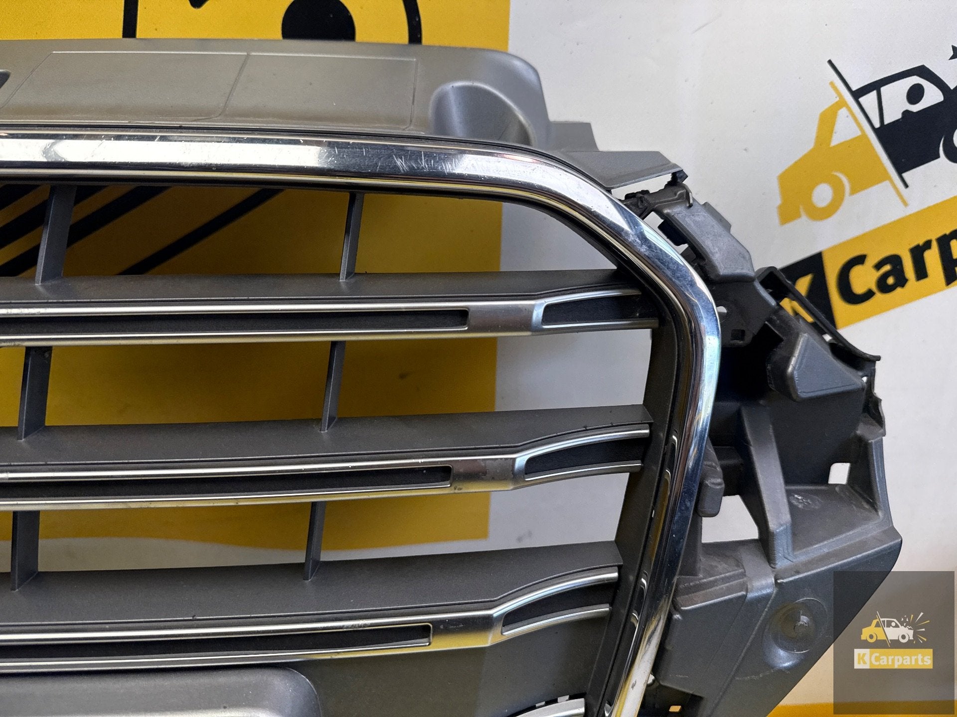 Grill Audi A3 s3 rs3 8V S-line ACC 8V3853651A 2012-2017 Orgi, Gebruikt, AUDI AG, Auto-Union-Strasse 1
85045  Ingolstadt, DE, Kundenbetreuung@audi.de