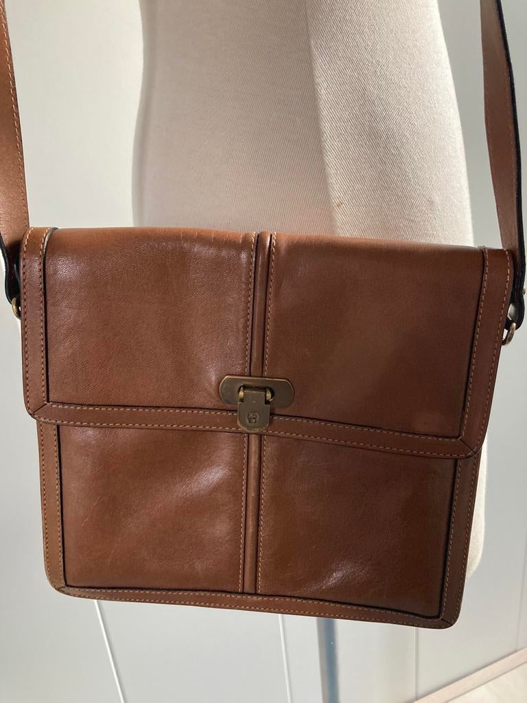 Etiëne Aigner tas ( klassieker), Ophalen of Verzenden, Zo goed als nieuw, Bruin, Schoudertasje