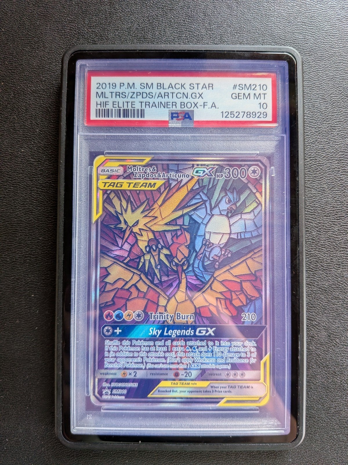 PSA 10 Moltres & Zapdos & Articuno GX SM210 Tag Team, Ophalen of Verzenden, Nieuw, Losse kaart