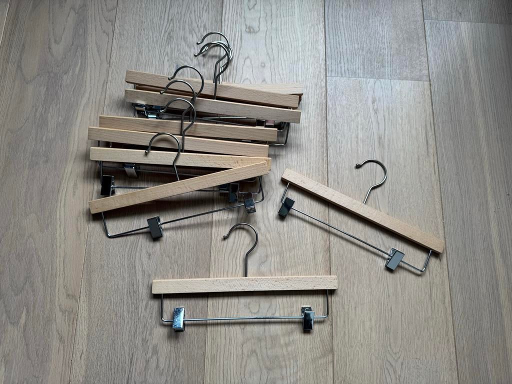 Houten broekhangers met klemmen. 10 stuks., Ophalen of Verzenden, Gebruikt, Hout, Kinderen