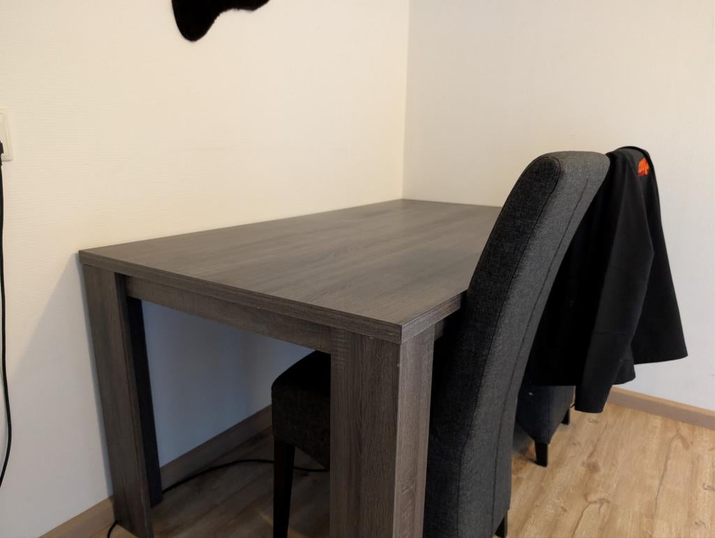 Eettafel met 4 stoelen - Compact en stijlvol, Huis en Inrichting, Tafels | Eettafels, Gebruikt, 50 tot 100 cm, 100 tot 150 cm